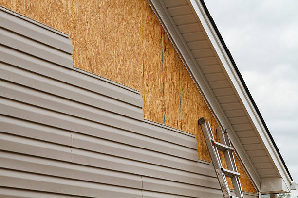 24/7 Emergency Vinyl Siding experts in Sullivan, IL